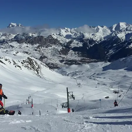 Atico En Con Piscina, Tenis Y Barbacoa アパート