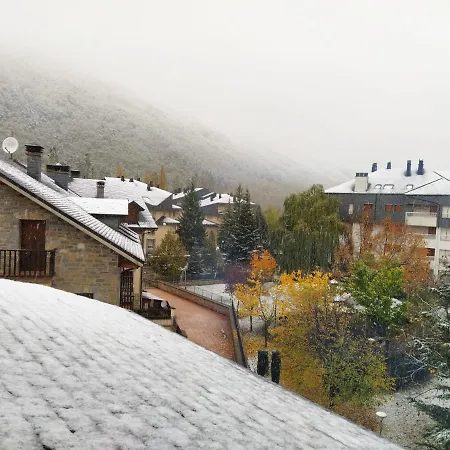 アパート Atico En Con Piscina, Tenis Y Barbacoa ビエスカス