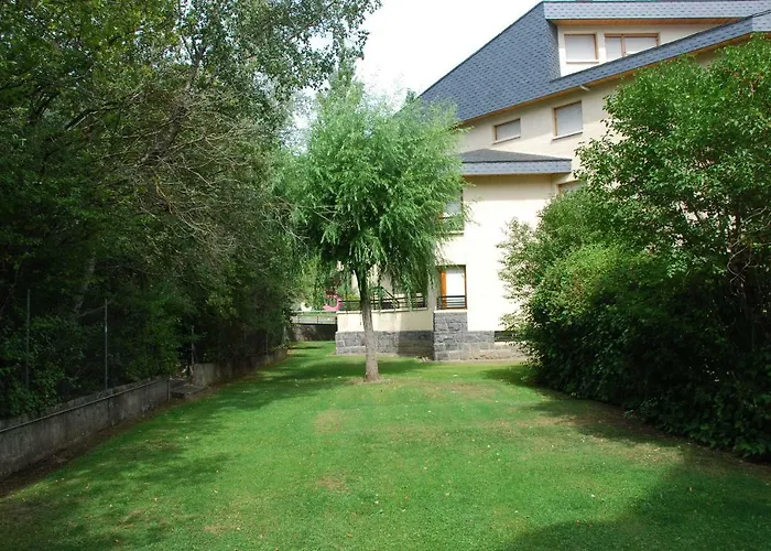 Atico En Con Piscina, Tenis Y Barbacoa *