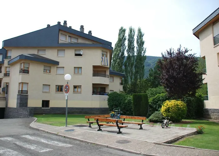 Atico En Con Piscina, Tenis Y Barbacoa